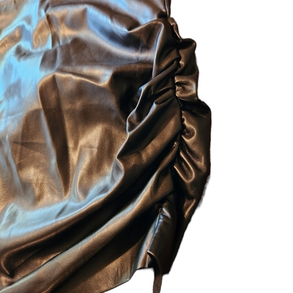 Zara black faux leather high waist short skirt - Picture 2 of 7